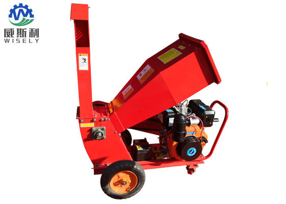 China Máquina chipper de madera móvil automática con capacidad del depósito de gasolina 6.5L proveedor